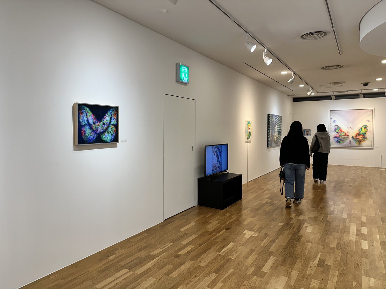 내면의 빛 찾아가는 과정, 나비킴 개인전 '내 안의 별빛'